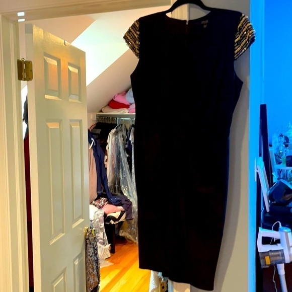 GUESS Cap Sleeve Dress wedding Guest Size 8 LBD Cocktail - Picture 5 of 10